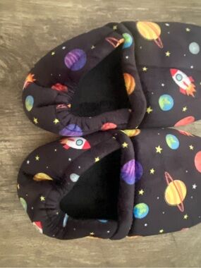 Amazon Kids Space Planet Rocket Slippers - Black with Multicolor Planets